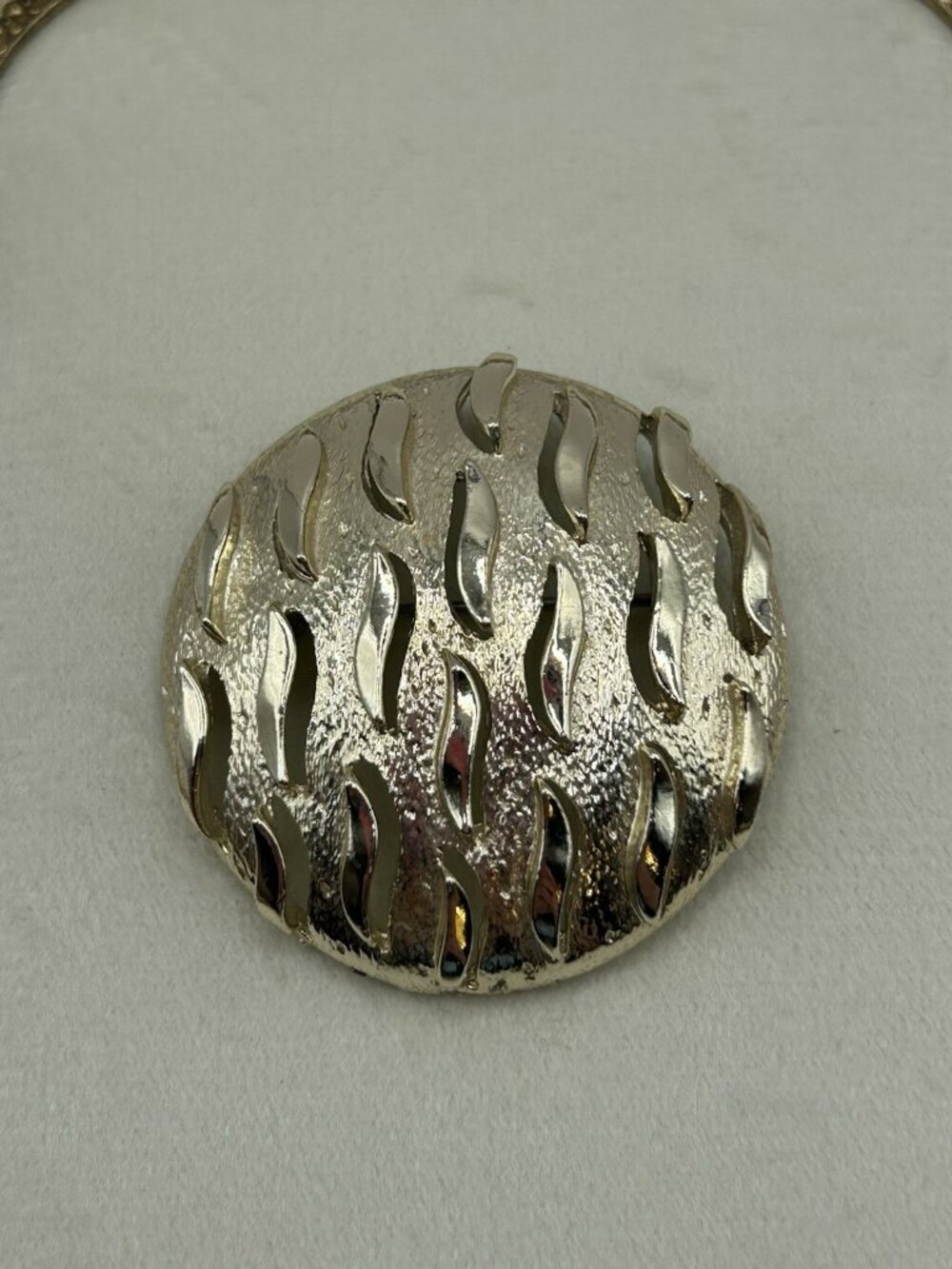 Coro Brooch MCM Round Gold Tone Pin Textured Round Signed 3D Retro 2” Vintage